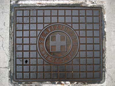 Another Italian service access cover