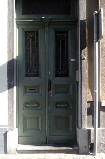 Brussels Khaki Door